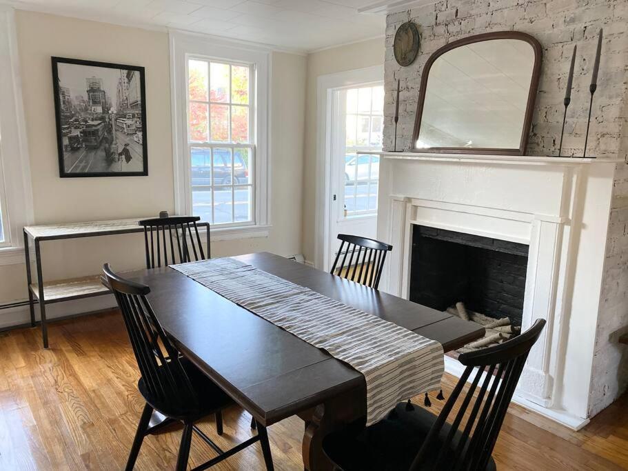 Villa The Colonial On The Hudson Athens Esterno foto